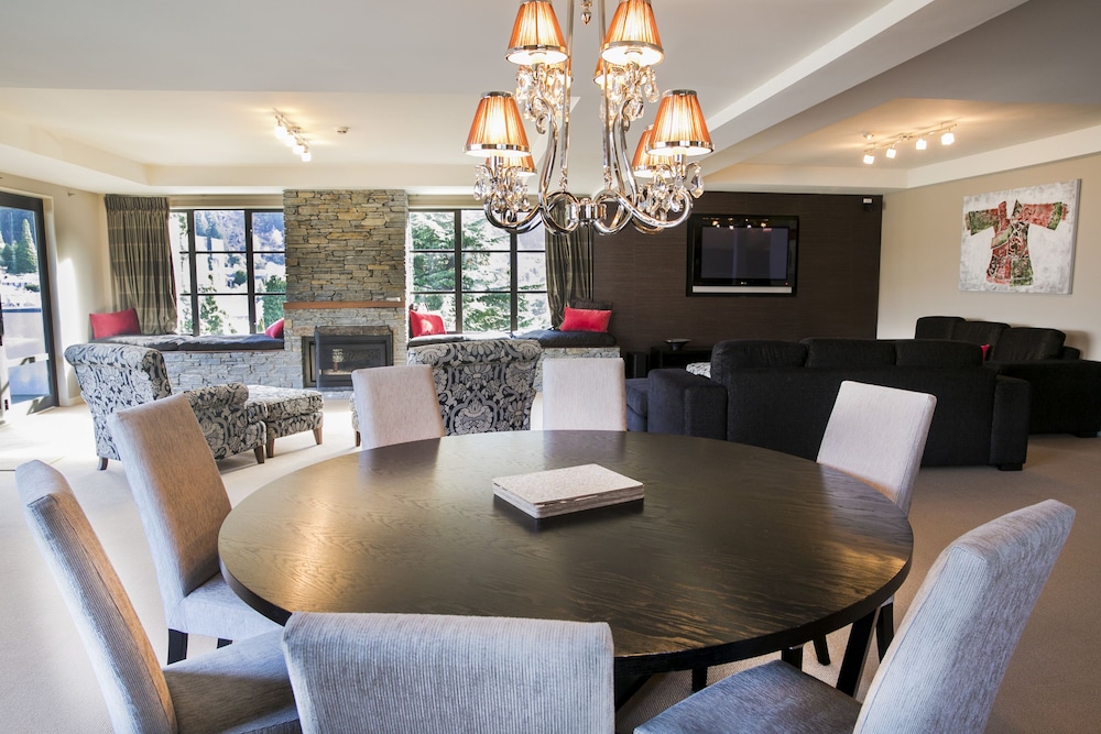 Penthouse - Mt Aurum photo 2
