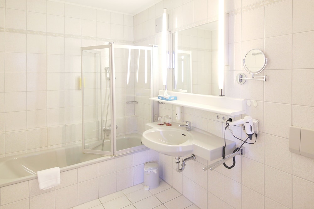 Basic Single Room, Non Smoking, Garden View, photo 6