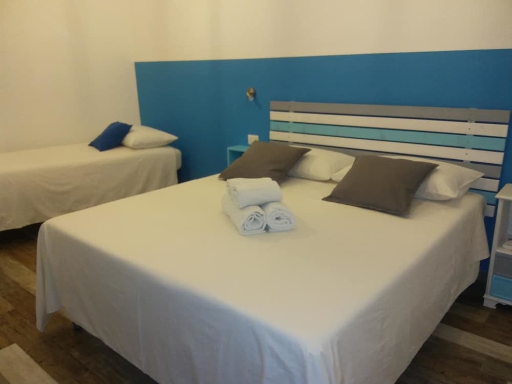 Double Room, Private Bathroom (Azzurra)