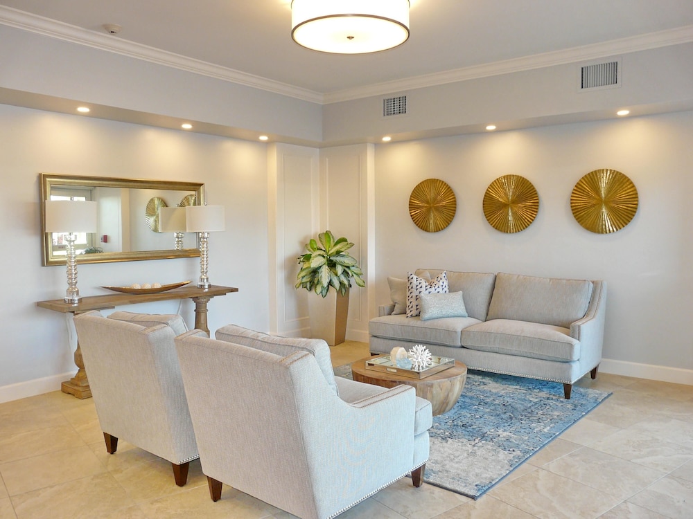 Condo, 2 Queen Beds (Cozy beachfront condo with pool and o) photo 2