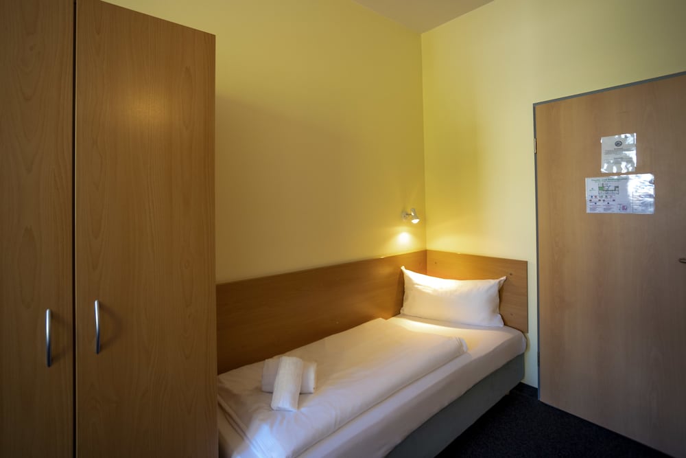 Triple Room - Photo 8