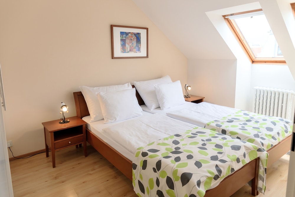 Standard Apartment, 2 Twin Beds, Kitchen, City View