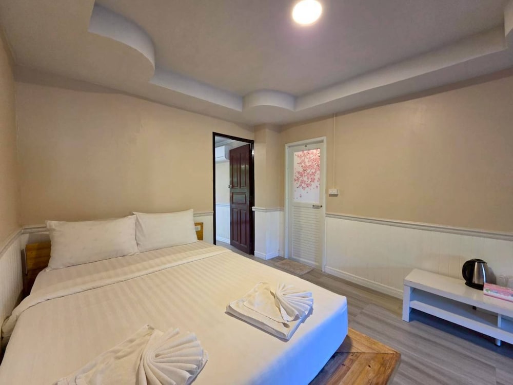 Deluxe Suite - Photo 3