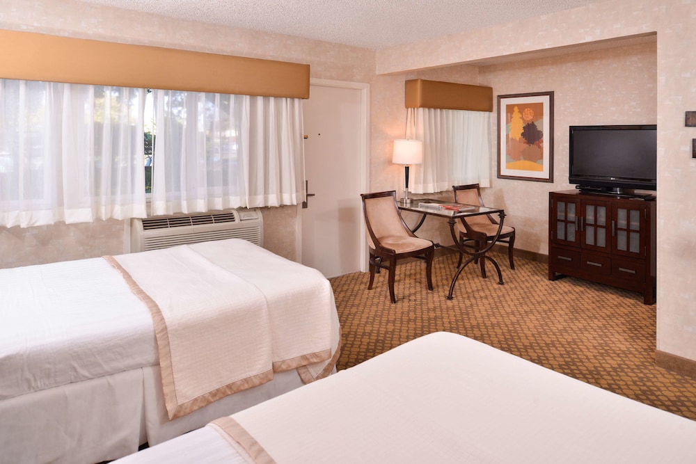 Standard Room, 2 Double Beds, Refrigerator, Courtyard Area - Photo 2