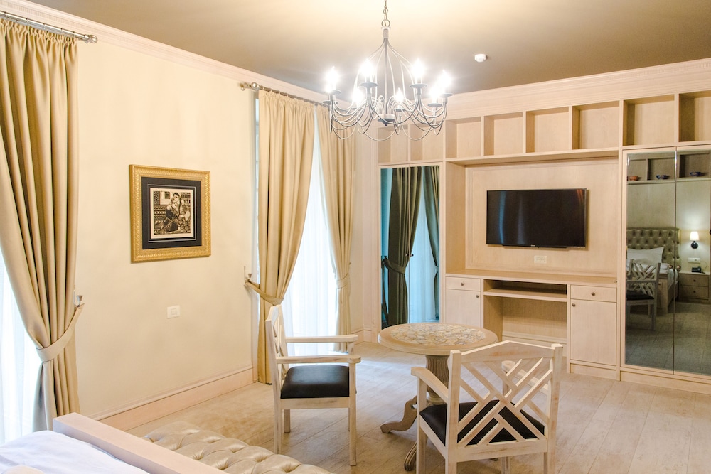 Suite, Balcony - Photo 4