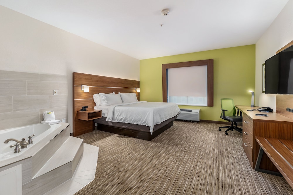 Standard Room, 1 King Bed, Jetted Tub - Photo 1
