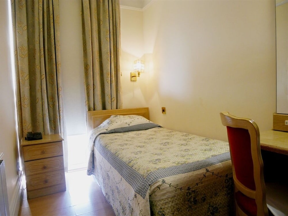 Standard Single Room, Ensuite photo 3