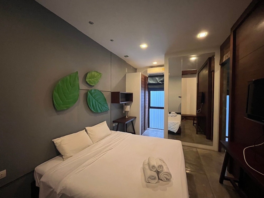 One Bed Suite Room - Photo 1