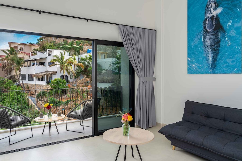 Apartment, 1 King Bed, City View