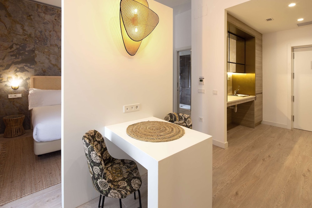 Room, 1 King Bed, Accessible
