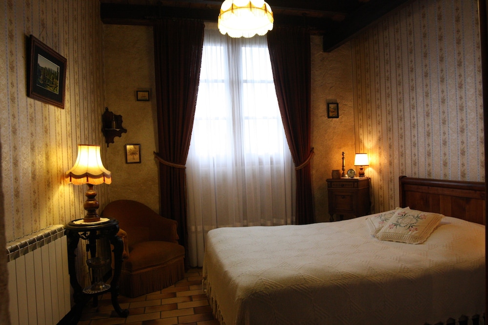 Standard Suite, Multiple Beds, Garden View photo 3