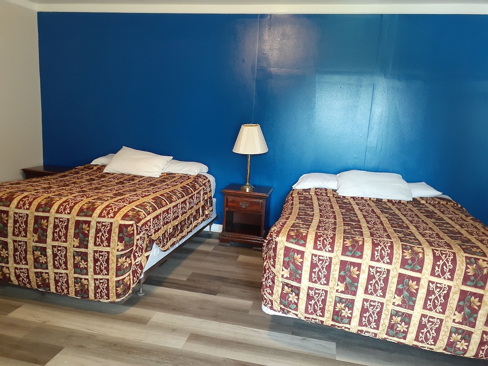 Standard Room, 2 Queen Beds, Non Smoking photo 1