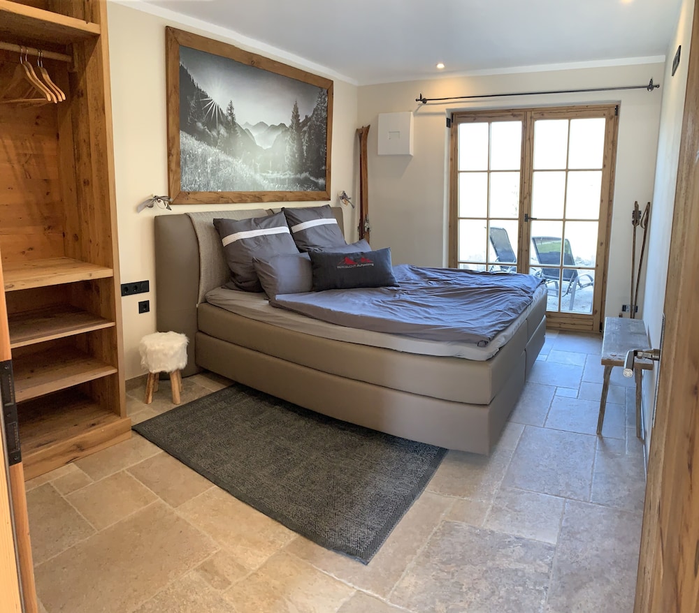 Premium Chalet photo 2