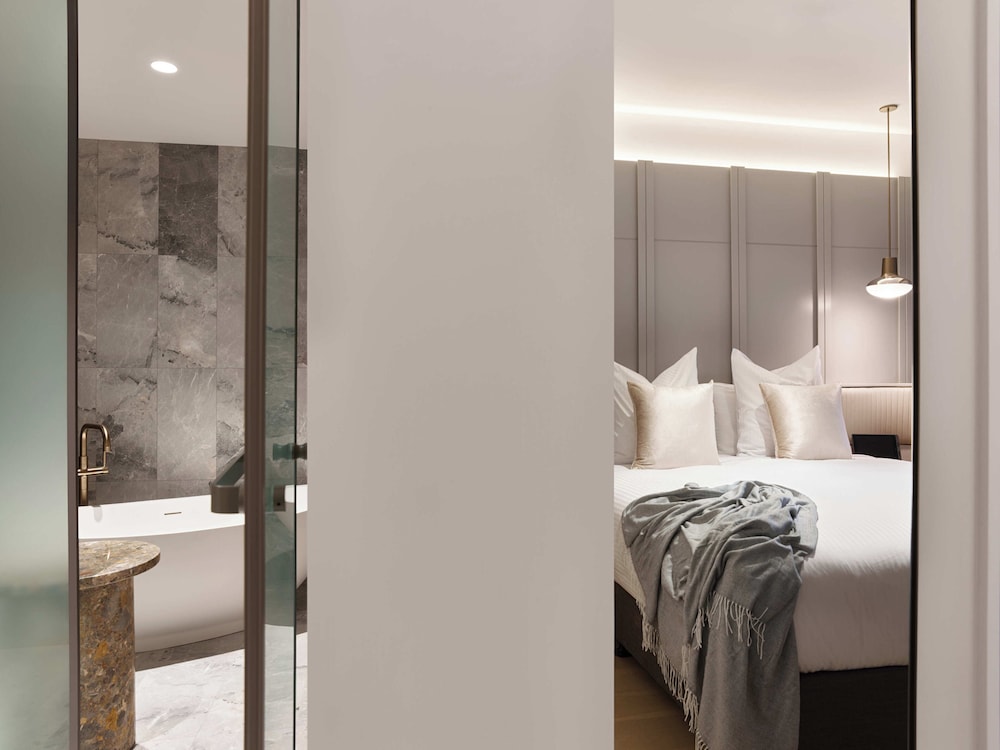 Deluxe Suite (Luxury)