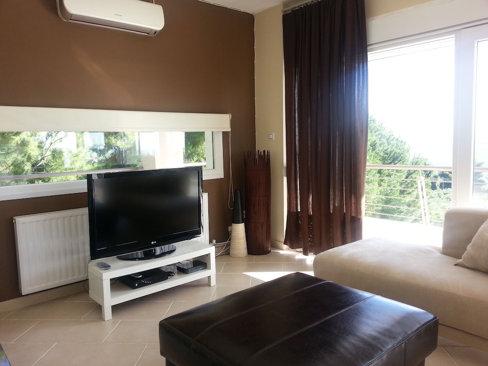 Luxury Villa, 5 Bedrooms, Private Pool, Sea Facing photo 2