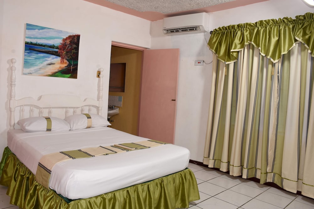 Chambre Double Standard, coin cuisine, vue jardin
