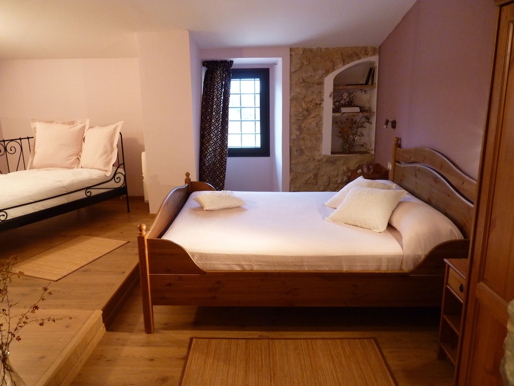 Deluxe Double Room photo 3