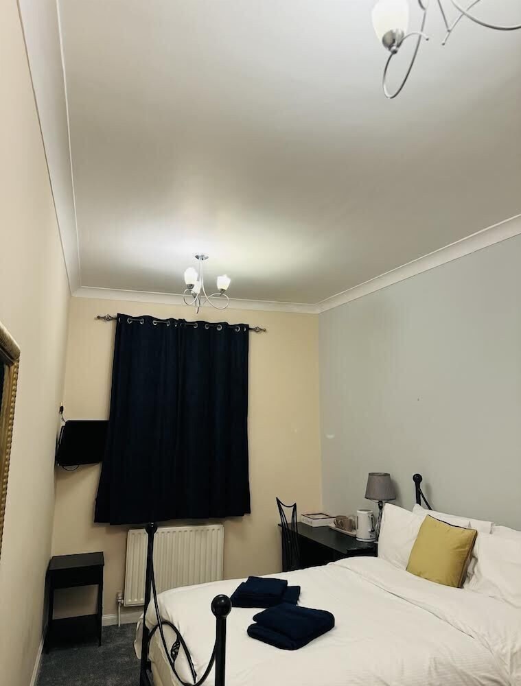 Standard Single Room, Ensuite photo 2