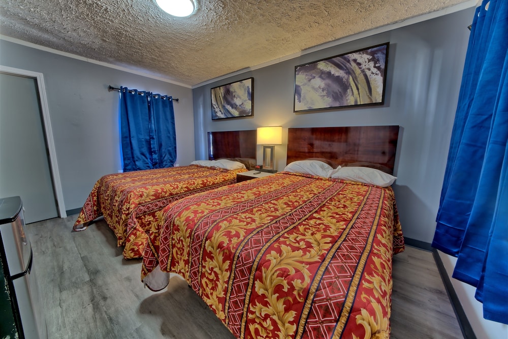 Room, 2 Double Beds (Ground Floor) photo 2