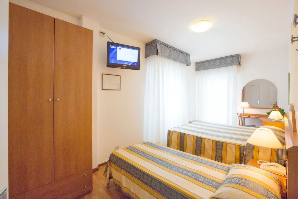 Standard Double Or Twin Room, Balcony, Sea View photo 1