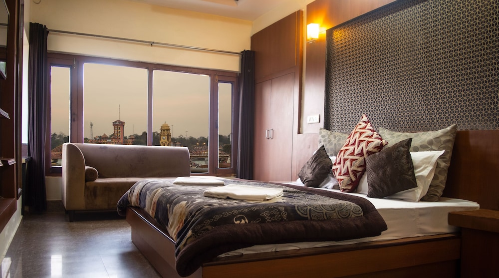 Superior deluxe room (02)