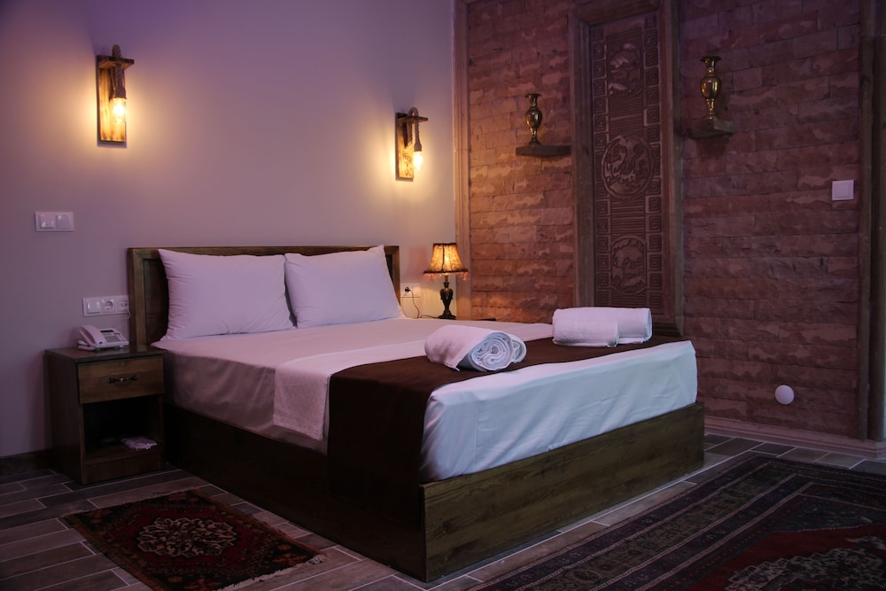 Design Room, 1 Queen Bed, Garden View photo 1