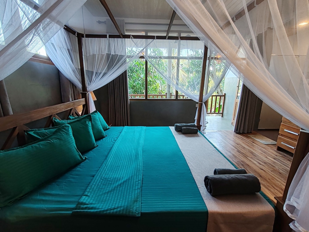 Deluxe Double Room, Balcony, Garden View