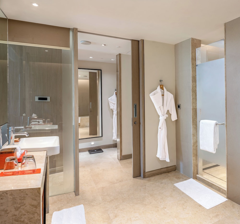 Suite, 1 King Bed (Junior Suite) - Photo 2