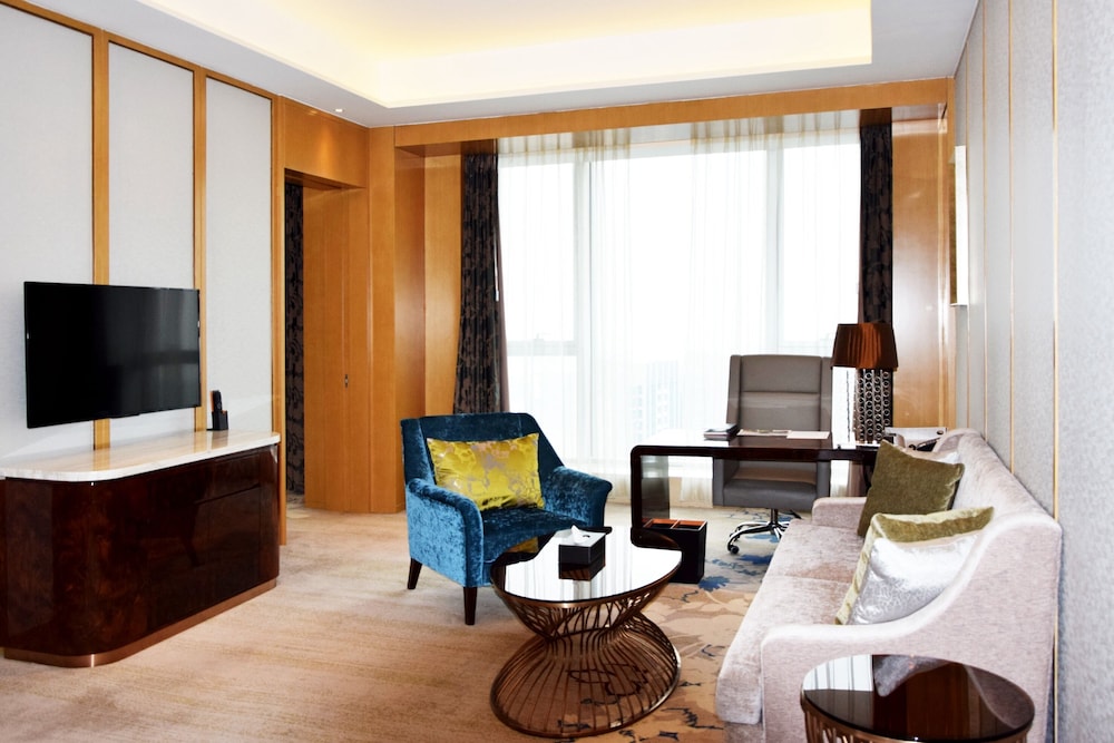 Executive Suite, 1 King Bed photo 3