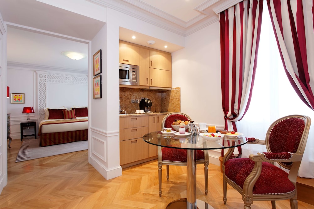 Grand Room (Deluxe)