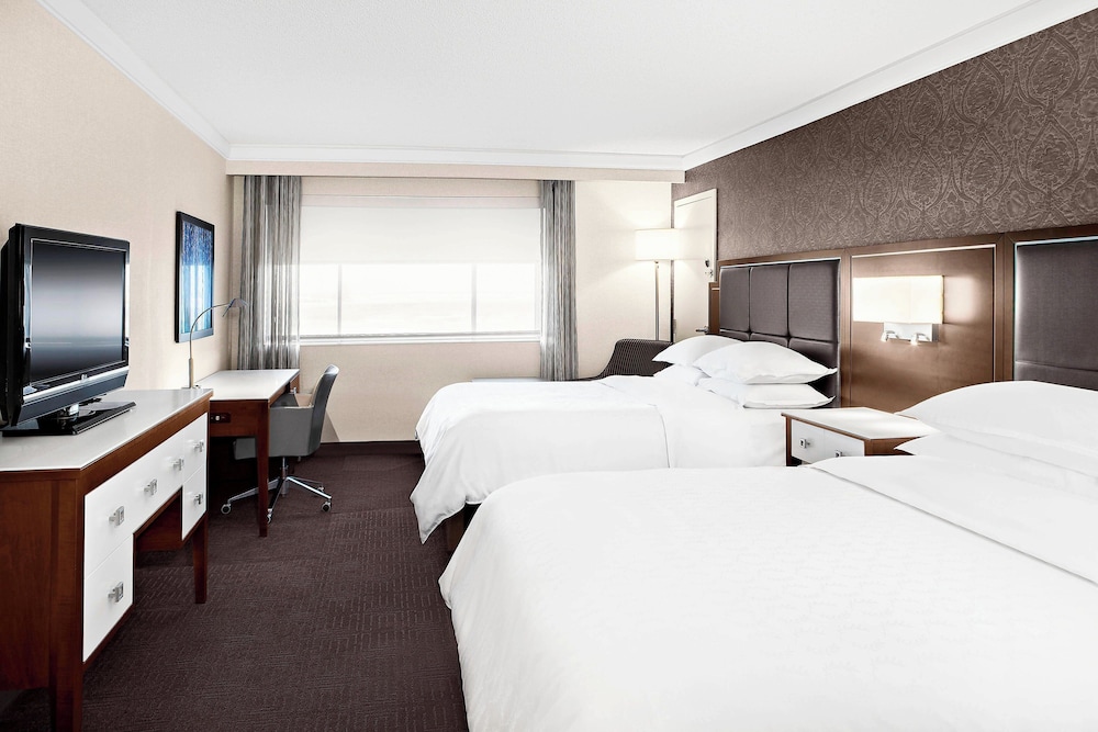 Club Room, 2 Queen Beds - Photo 1