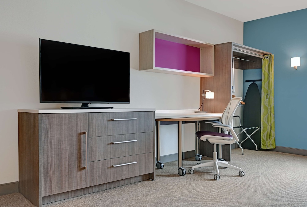 Studio, 1 King Bed, Accessible, Bathtub (Mobility & Hearing) - Photo 3