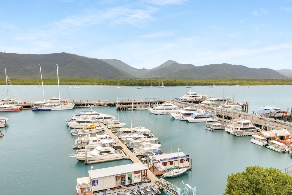 Horizon Marina View Room Twin - Photo 10