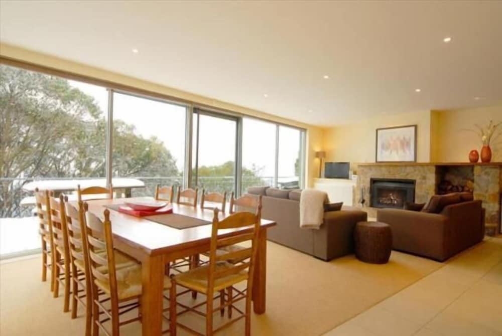 Apartment, 3 Bedrooms (1 Queen + 2 Tri Bunks) photo 3
