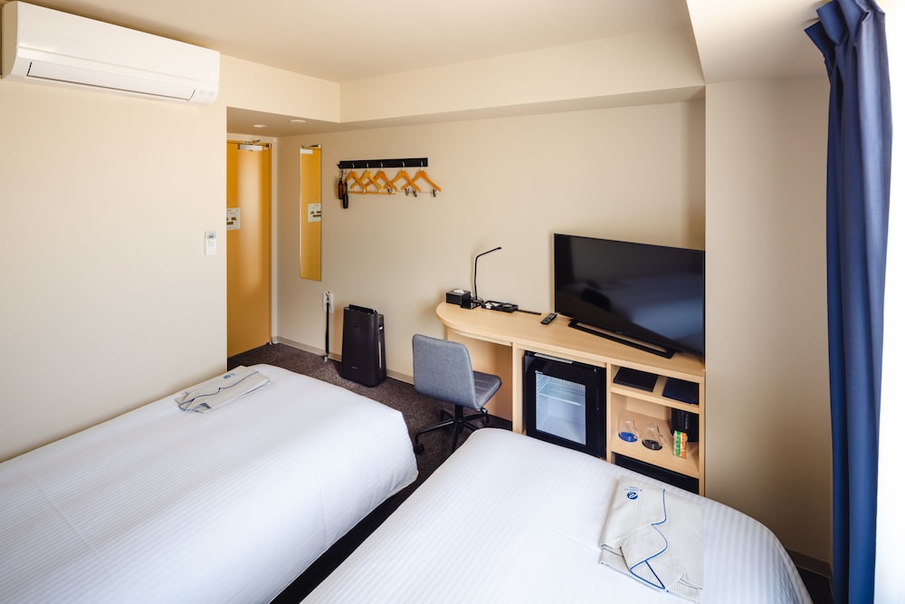 Twin Room, Non Smoking - Photo 3