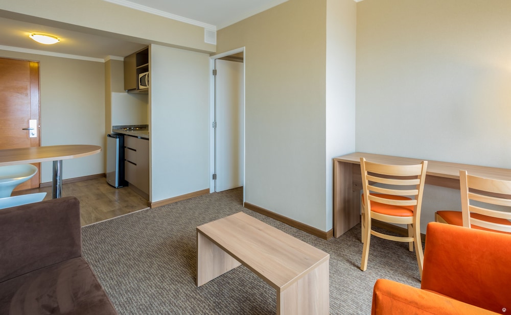 Standard Twin Room, 2 Twin Beds, Balcony, Beach View photo 3