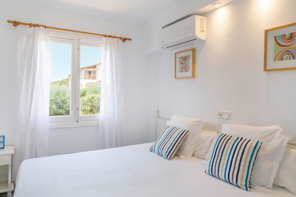 Suite, Balcony, Pool View (3 adults)