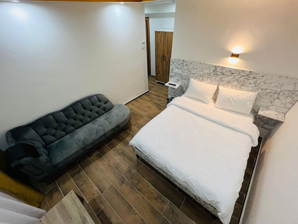 City Room, 1 Queen Bed