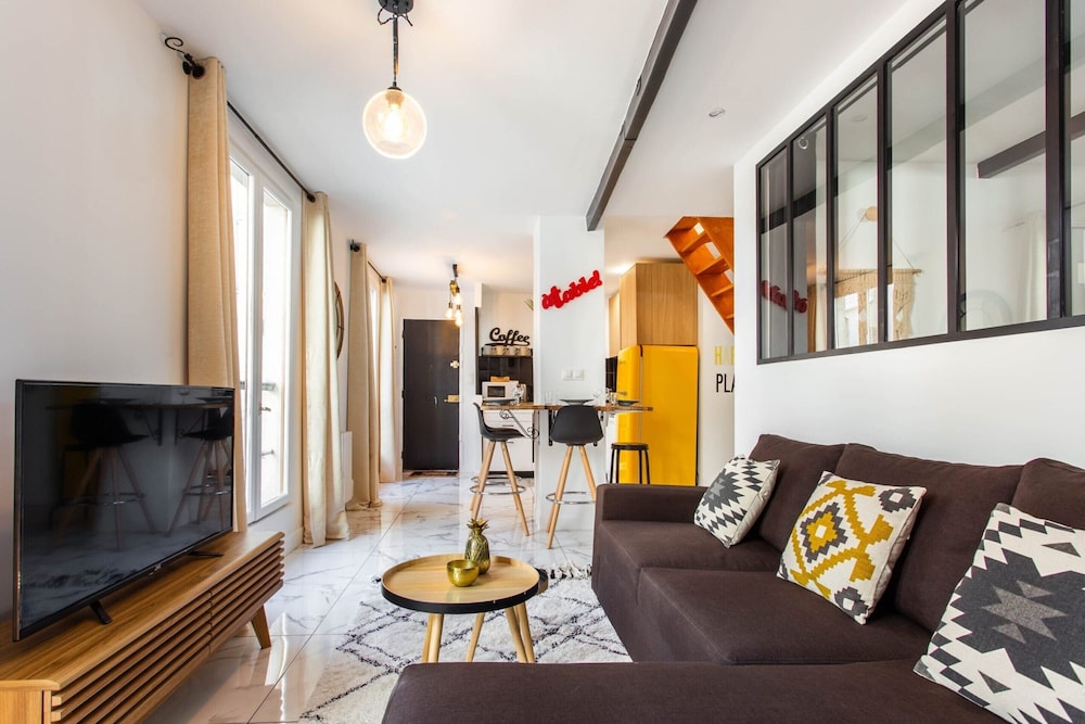 Apartment photo 2
