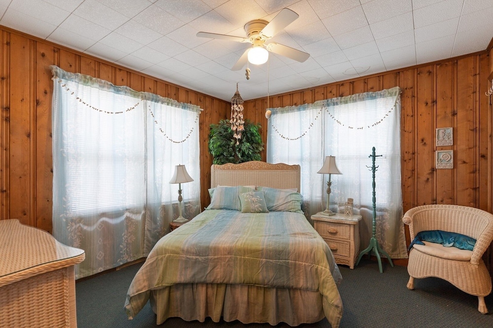 House, 2 Bedrooms photo 1