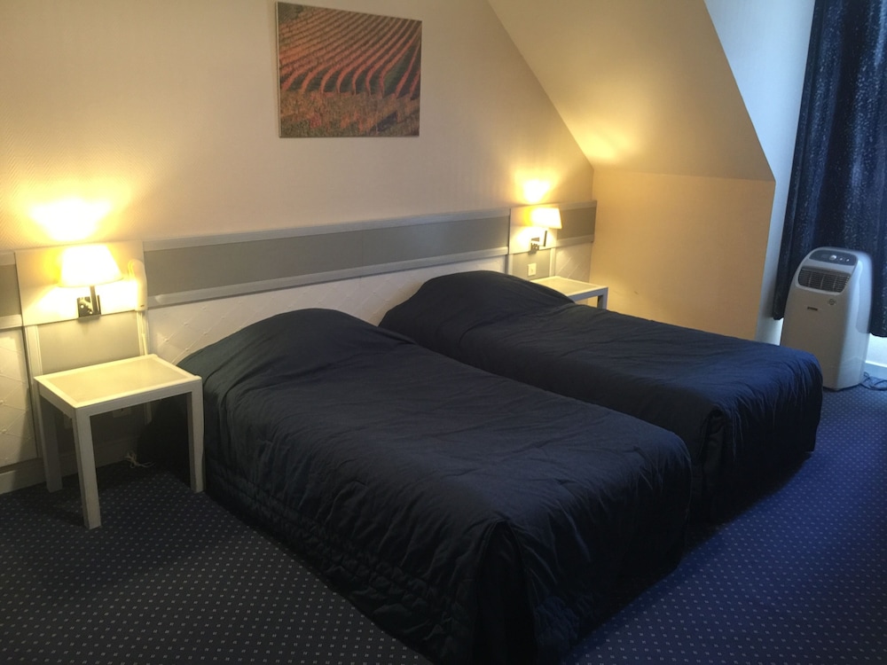 Twin Room - Photo 1