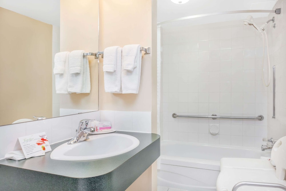 Room, Accessible - Photo 4