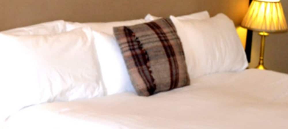 Standard Double or Twin Room - Photo 7