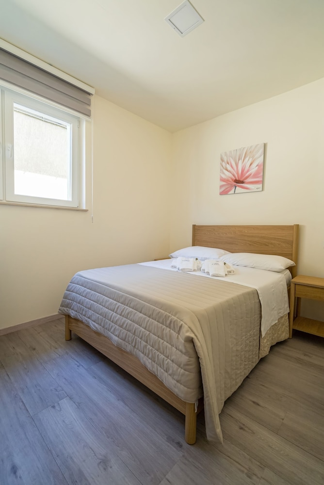 Economy Single Room, Ensuite (Camera 3 alla francese)