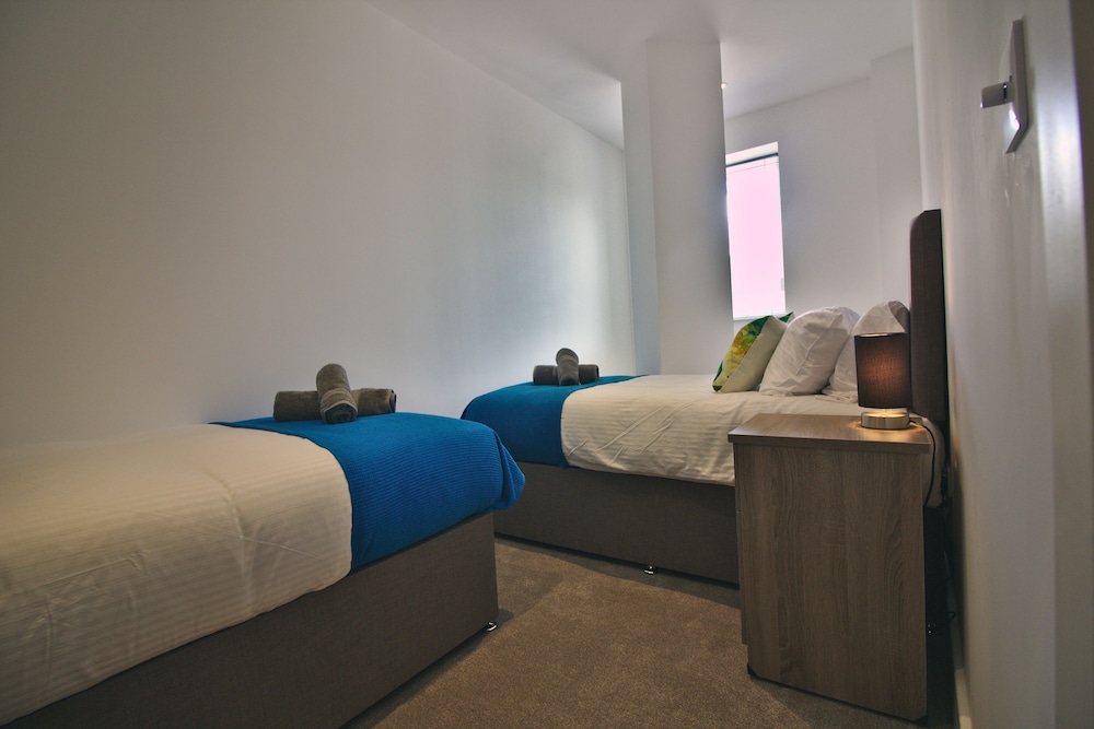 Apartment 6 (Sleeps 6) photo 2