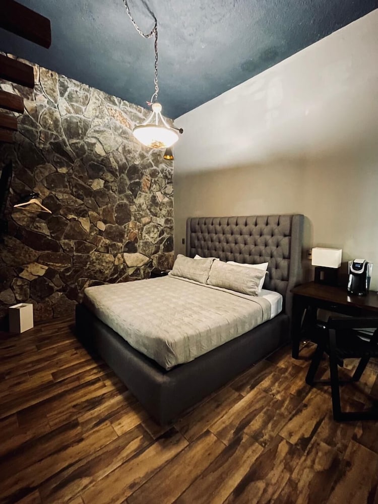 Deluxe Room, 1 King Bed