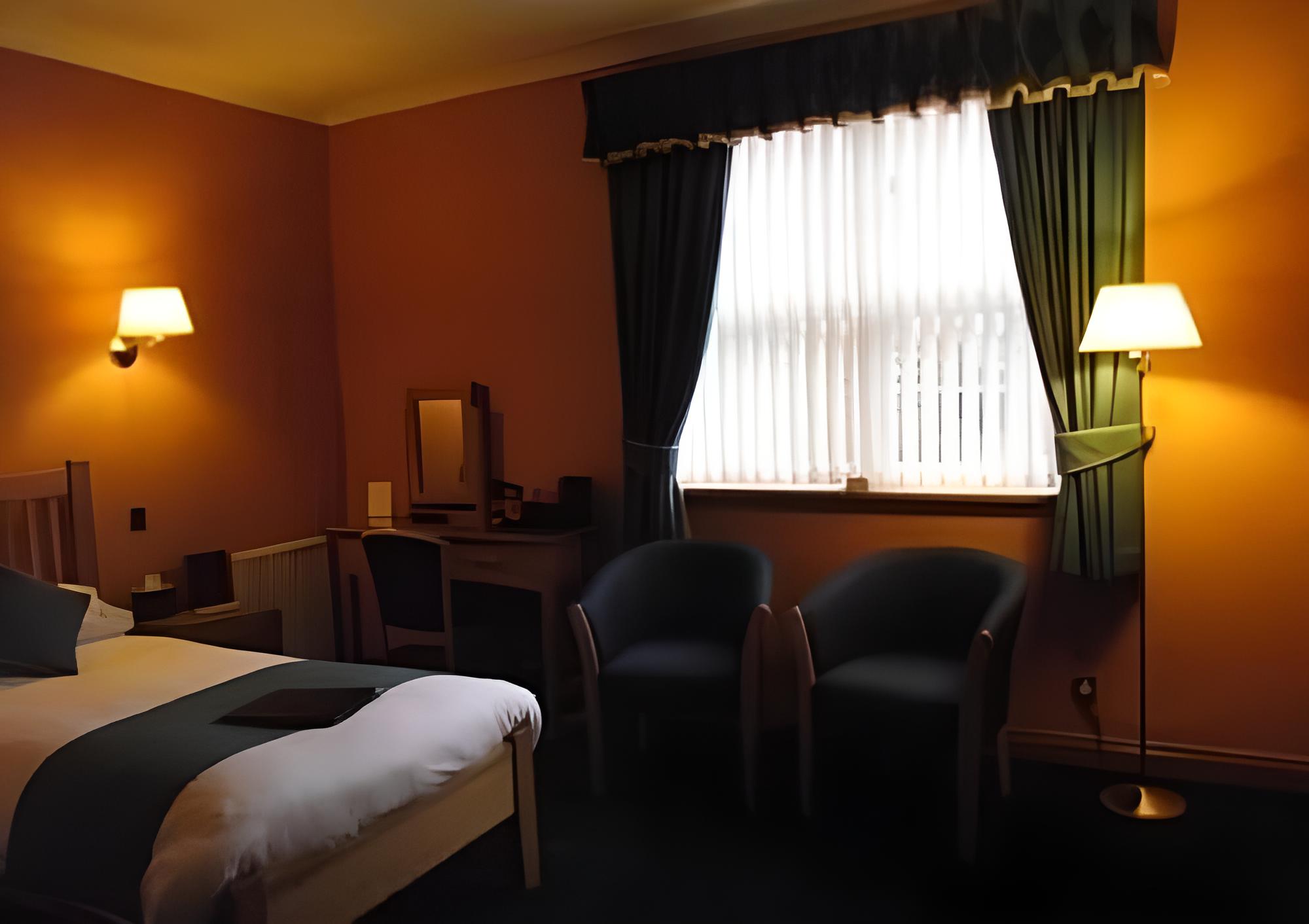 Twin Room, 2 Twin Beds, Non Smoking (Large) photo 1
