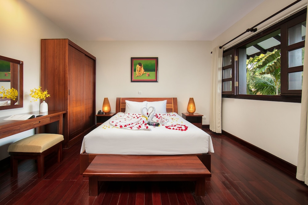 Two Bedrooms Garden View with Private Pool - Photo 13