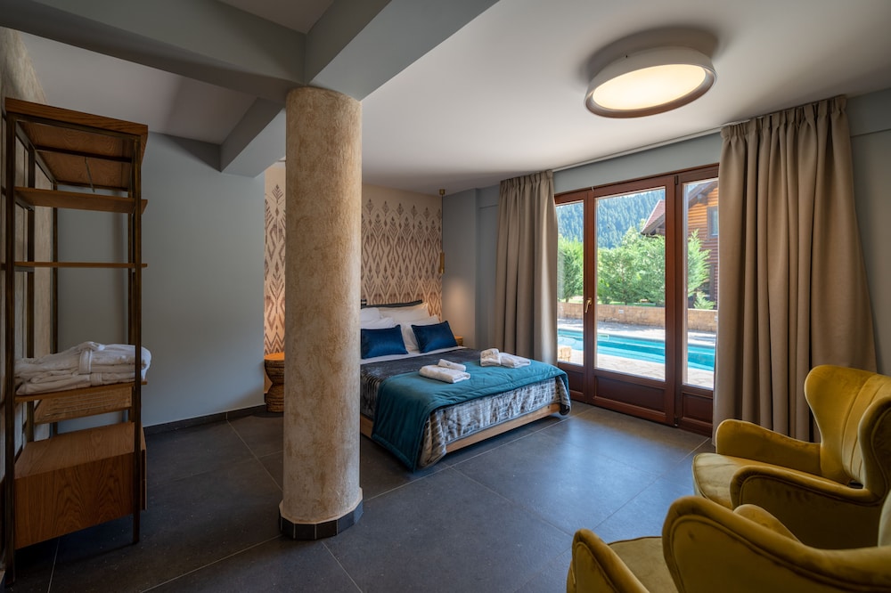 Luxury Suite photo 1