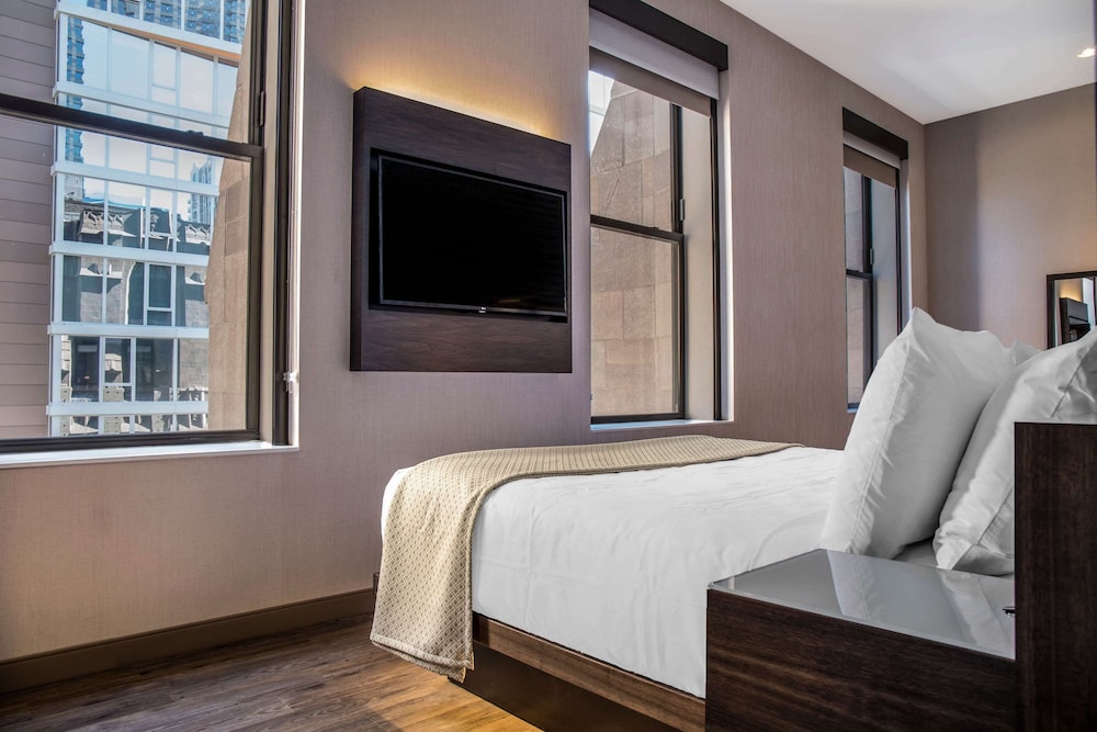 Standard Room, 2 Queen Beds, Non Smoking (Larger Room)